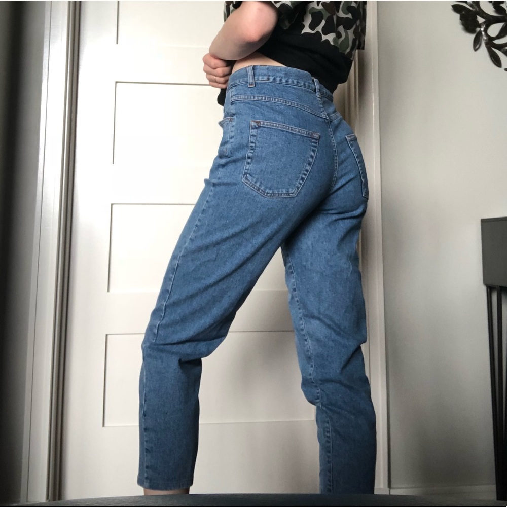 Cropped Vintage Mom Jeans
